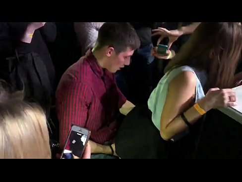 ❤️ Pravi seks v ruskem nočnem klubu. 18-letno rusko dekle v anusu in vagini zajebano v nočnem klubu ️❌ Porn video na sl.pornmega-com.ru ❌️❤